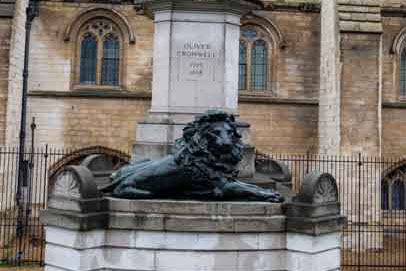 Statue of Oliver Cromwell with his pet lion